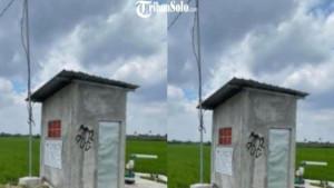 bangunan-kecil-mirip-toilet.jpg