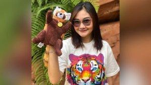 borong-promo-souvenir-magnetic-shoulder-plush.jpg
