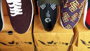 brodo-footwear-produksi-sepatu-untuk-cinderamata-asian-games2018_20180729_155323.jpg