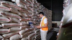 bulog-beras-di-gudang.jpg
