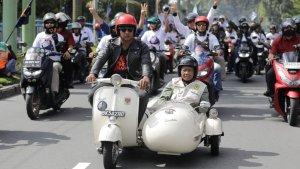 cawapres-mahfud-md-naik-bentor-saat-kampanye-di-kota-pekanbaru.jpg