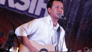 cholil-mahmud-vokalis-band-efek-rumah-kaca_20150616_172040.jpg