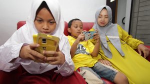 dampingi-anak-bermain-gadget_20180921_144424.jpg