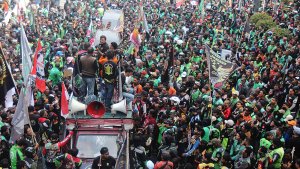 demonstrasi-ribuan-ojol-dan-kurir_20240829_184415.jpg