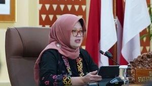 deputi-bidang-statistik-distribusi-dan-jasa-bps-pudji-ismartini-ok.jpg