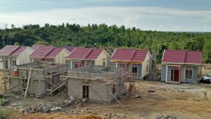 deretan-rumah-tapak-di-tanjung-selor-dalam-tahap-pembangunan_20180803_184438.jpg