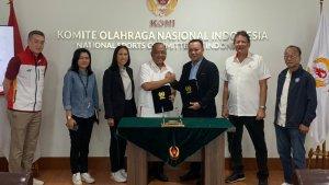 direktur-lpduk-ferry-yuniarto-kono-dan-ketua-umum-koni-marciano-norman.jpg