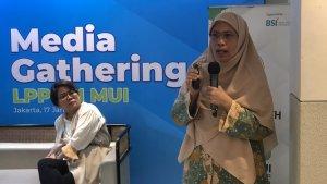 direktur-utama-lppom-mui-muti-arintawati____.jpg