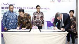 direktur-utama-rs-kanker-dharmais-soeko-werdi-ninditodan-president-healthcare.jpg