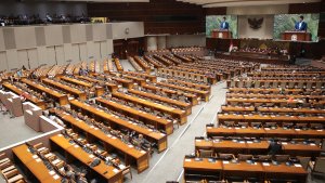 dpr-sahkan-uu-tentang-desa-dan-ruu-dkj_20240328_170147.jpg