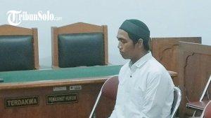 dwi-feriyanto-terdakwa-kasus-pembunuhan-dosen-uin.jpg