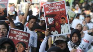 eklarasikan-agar-aparat-pe-penjarah-dalam-kerusuF.jpg
