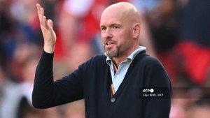 erik-ten-hag-saat-memberikan-instruksi.jpg