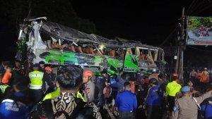 evakuasi-bus-trans-putera-fajar-di-subang-ok.jpg