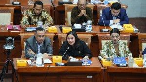 farah-soal-kapalll-asingg.jpg
