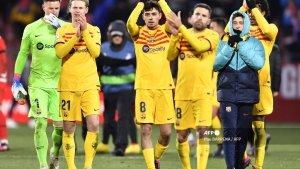 gelandang-spanyol-barcelona-pedri-tengah-merayakan-dengan-rekan-setimnya.jpg