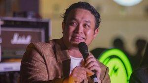gilang-dirga-saat-jumpa-pers-pengenalan-original-soundtrack-film.jpg