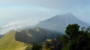 gunung-merbabu-dan-merapi_20170803_190431.jpg
