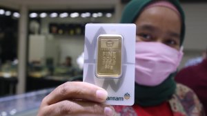 harga-emas-batangan-antam-mencapai-rp-1022000-per-gram_20200728_174712.jpg
