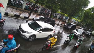 hujan-di-jakarta_20171128_094836.jpg