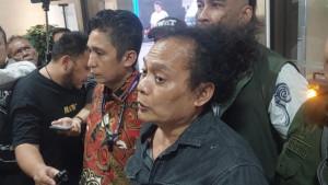 hukum-Razman-Nasution-Firdaus-Oiwobo-didampingi-Deopli.jpg