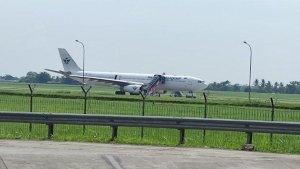 i-tujuan-Surabaya-mendarat-darura.jpg