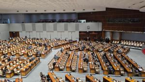 ia-DPR-RI-mengesahkan-Rancang.jpg