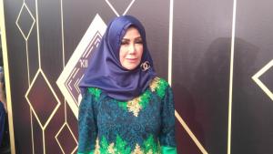 ibunda-raffi-ahmad-amy-qanita_20161020_173600.jpg