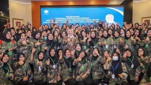 ida-fauziyah-melepas-100-pekerja-migran-indonesia-pmi-sektor-domestik-tahap-pertama.jpg