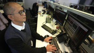 ihsg-awal-pekan-ditutup-melemah_20240226_174637.jpg