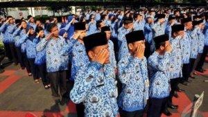 ilustrasi-asn-menggunakan-seragam-korpri-sedang-upacara1.jpg