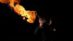 ilustrasi-bom-molotov_20161225_155636.jpg