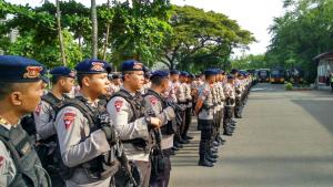 ilustrasi-polisi-baris_20160802_155346.jpg