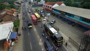 imbas-one-way-tol-trans-jawa-bus-akap-lintasi-pantura_20220508_080445.jpg