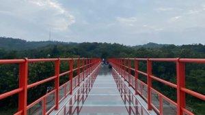 jembatan-kaca-tinjomoyo-belum-dibuka.jpg