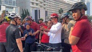 jokowi-bersepeda-minggu-1472024.jpg