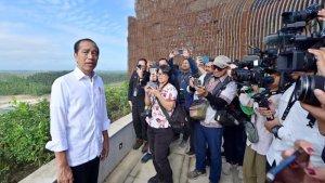 jokowi-tinjau-pembangunan-istana-kepresidenan-ikn_1.jpg
