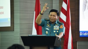 kasum-tni-laksdya-didit-herdiawan-beri-pembekalan-pasis_20170720_150524.jpg