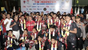 kedatangan-timnas-indonesia-usai-raih-emas-sea-games-2023_20230518_223745.jpg
