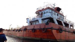 kemenhub-kerahkan-kapal-patroli-kplp-untuk-pengawasan-kapal-tanker-yang-kandas-di-karang-helen.jpg