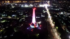kemilau-cahaya-lampu-monumen-mandala-makassar_20160302_154733.jpg