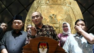 keterangan-ketua-kpu-hasyim-asyari-pasca-diberhentikan-dkpp_20240703_224748.jpg