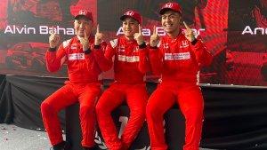 ketiga-pembalap-Honda-Racing-Indonesia-Alvin-Bahar-Avila-Bahar-dan-Andri-Abirezky.jpg