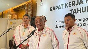 ketua-umum-koni-pusat-marciano-norman-tengah.jpg