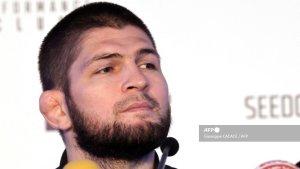 khabib-nurmagomedov-tulis-pesan-penuh-makna-saat-berada-di-mekkah.jpg