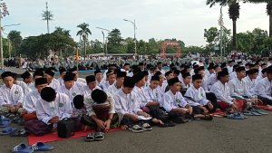 kirab-santri-kota-tangerang-peringatan-hari-santri-nasional_20221022_103709.jpg