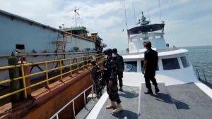 kkp-hentikan-penambangan-pasir-laut-ilegal-di-perairan-pulau-rupat.jpg