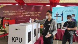 komisi-pemilihan-umum-kpu-ri-menggelar-simulasi-pada-selasa-2232022.jpg