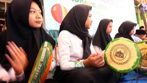 kreasi-seni-perpisahan-siswa-raudhatul-athfal-madrasah-diniya_20190620_202249.jpg