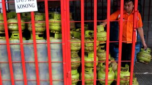 langkanya-persediaan-gas-3-kg_20150226_191319.jpg